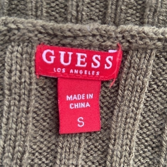 GUESS I Oversized Green Sweater. - Picture 9 of 10